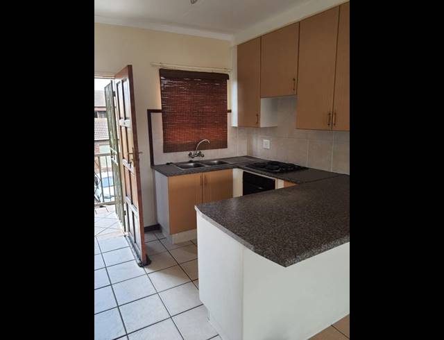 2 BEDROOM PROPERTY TO RENT IN MOOIKLOOF RIDGE ESTATE